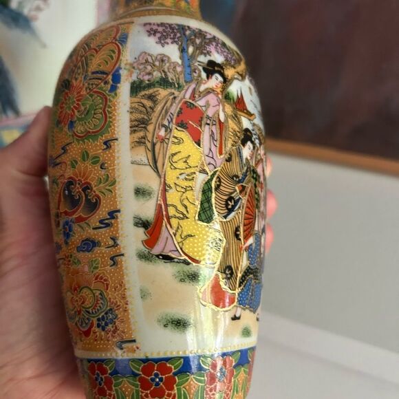 Vtg Hand Painted Satsuma Style Japanese Floral Geisha Porcelain Vase W Stamp 8” - Picture 13 of 16